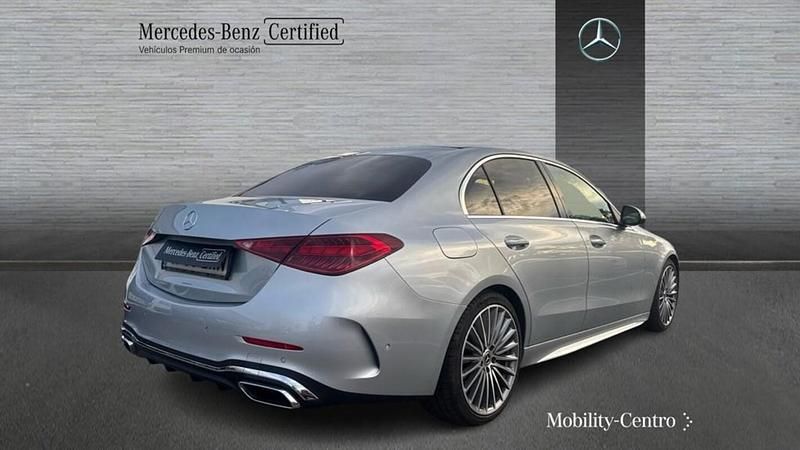 Usado Mercedes C220 AMG line 200 CV (147 kW) 2022 Hightechsilber metallic Berlina