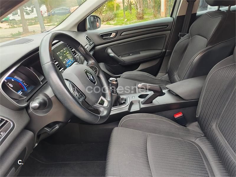 Usado Renault Talisman Business 120 CV (88 kW) 2019 Gris / plata Familiar