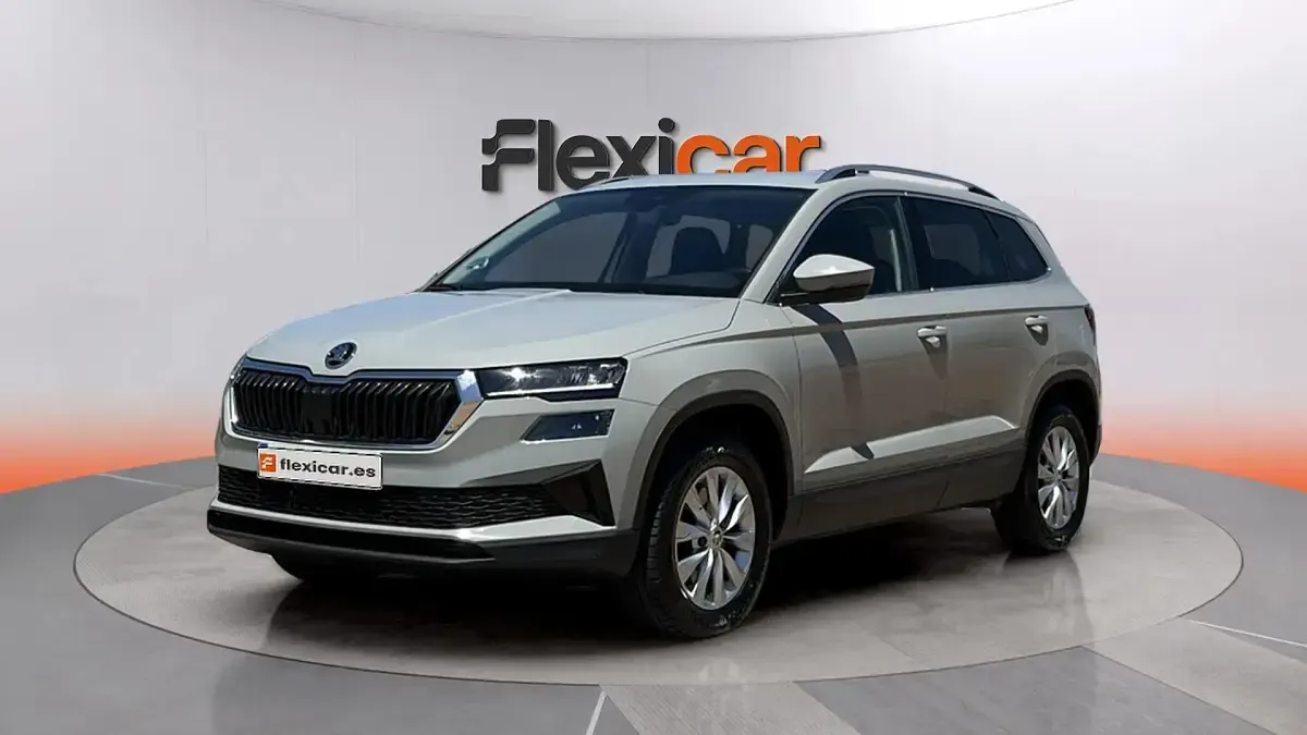 Usado Skoda Karoq 150 CV (110 kW) 2024 Gris SUV