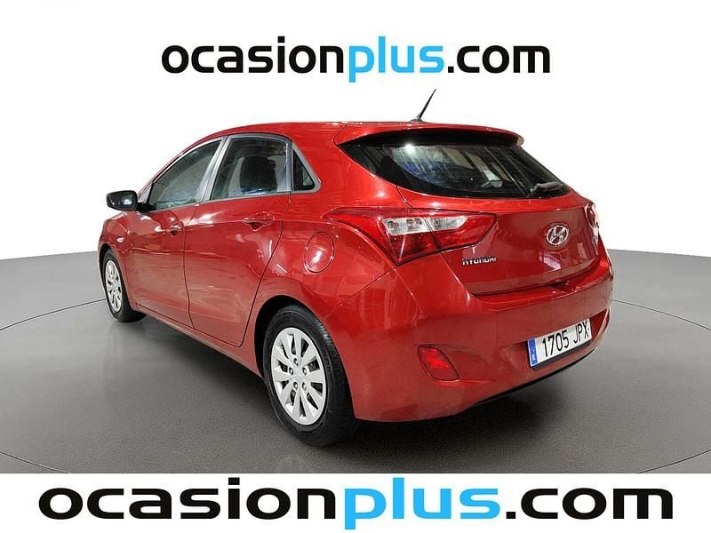 Usado Hyundai i30 100 CV (73 kW) 2016 Rojo