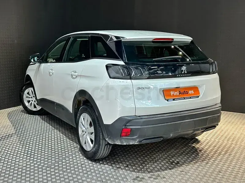 Usado Peugeot 3008 Active 130 CV (95 kW) 2022 Blanco SUV