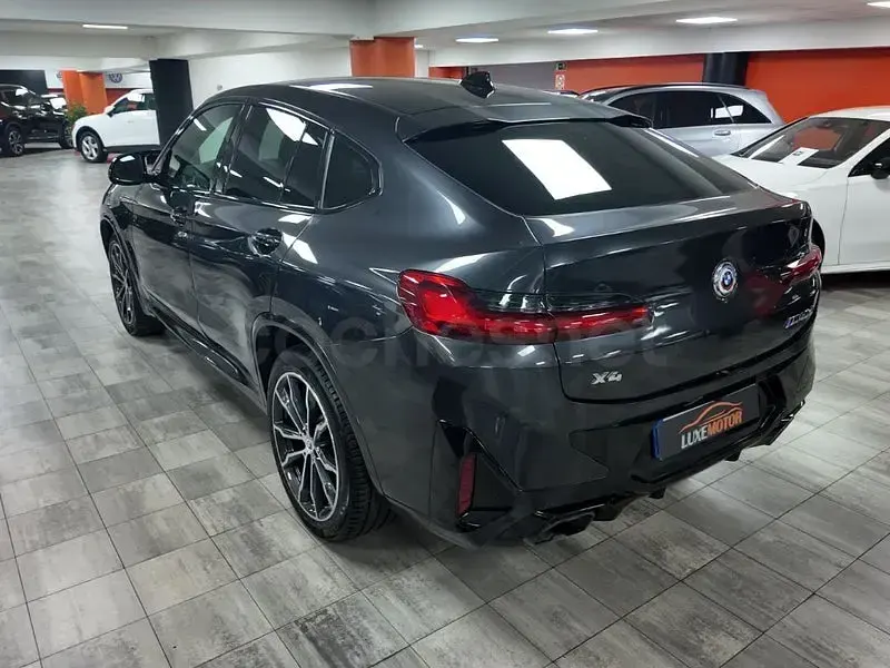 Usado BMW X4 M Sport 340 CV (250 kW) 2023 Gris / plata SUV