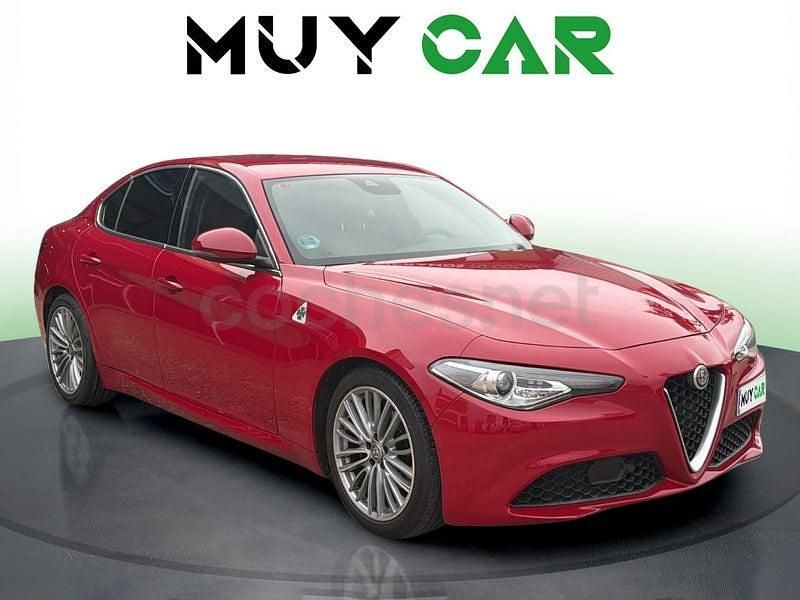 Usado Alfa Romeo Giulia Super 180 CV (132 kW) 2017 Rojo Berlina
