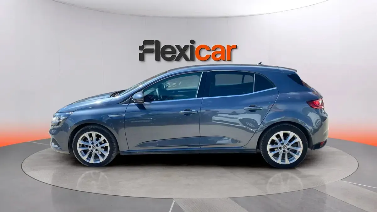 Usado Renault Mégane LIMITED 132 CV (97 kW) 2018 Azul Berlina