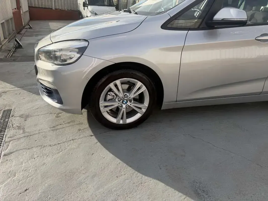 Usado BMW 218 Active Tourer Sport Line 150 CV (110 kW) 2017 Gris Monovolumen