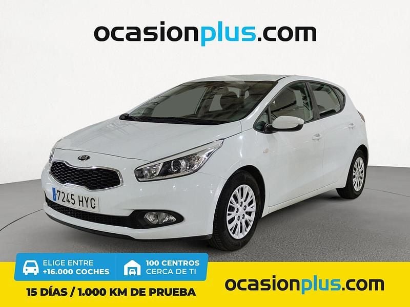 Blanco Usado 2014 Kia Ceed GT Utilitario | 7390 € (Precio justo) - Imagen 1/4