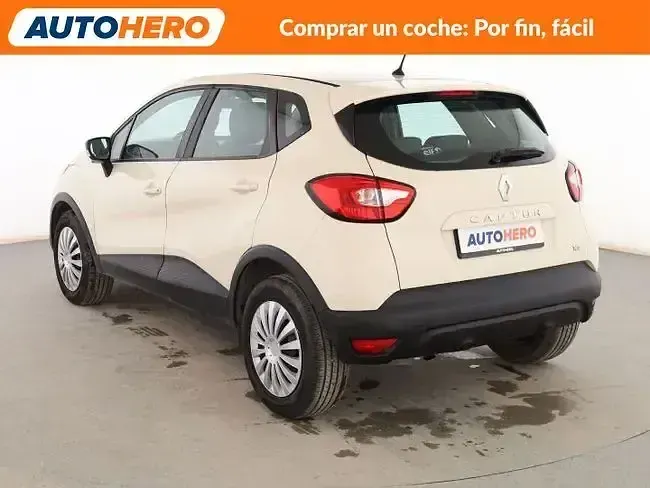 Usado Renault Captur Life 90 CV (66 kW) 2015 Beige SUV
