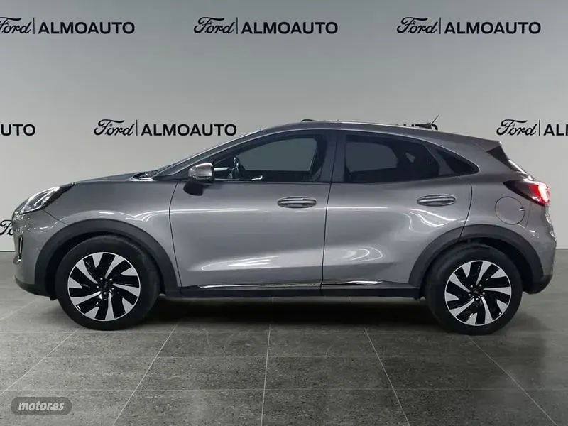Usado Ford Puma Titanium 125 CV (91 kW) 2024 Gris / plateado SUV