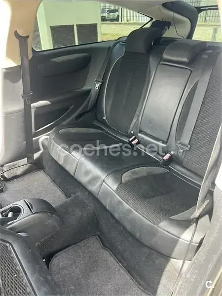 Usado Citroën C4 VTR Sport 110 CV (80 kW) 2005 Negro Berlina