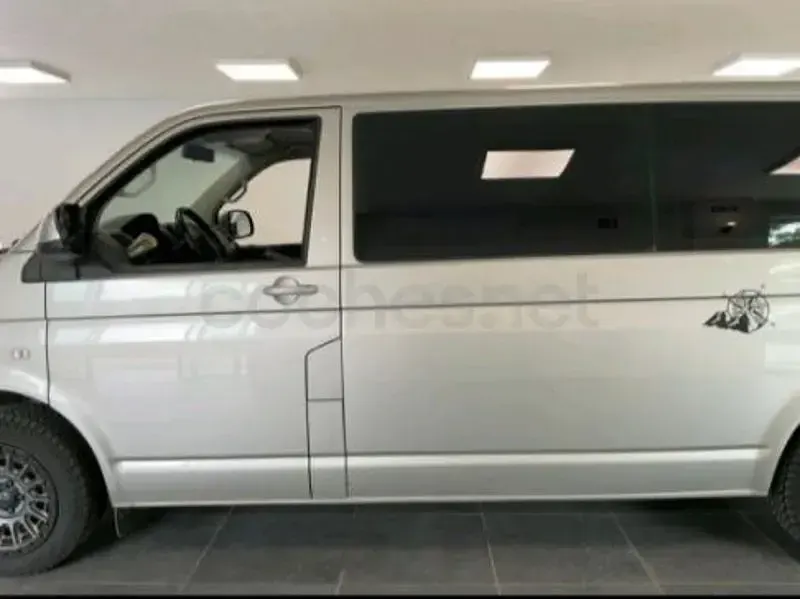 Usado VW Caravelle Comfortline 180 CV (132 kW) 2012 Gris / plata Van