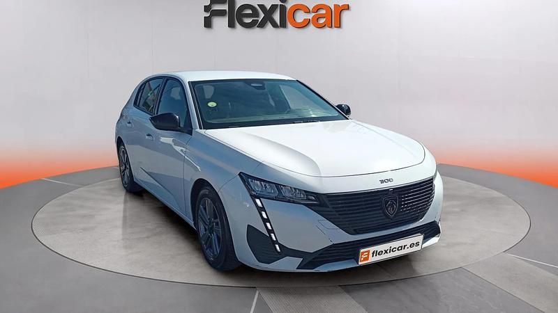 Usado Peugeot 308 Allure 131 CV (96 kW) 2022 Blanco Berlina