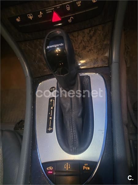 Usado Mercedes E320 Avantgarde 224 CV (164 kW) 2004 Azul Berlina