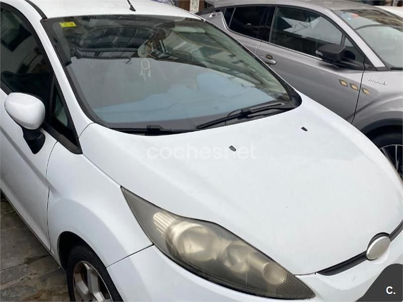 Blanco Usado 2009 Ford Fiesta Ambiente Berlina | 1700 € (Super precio) - Imagen 1/4