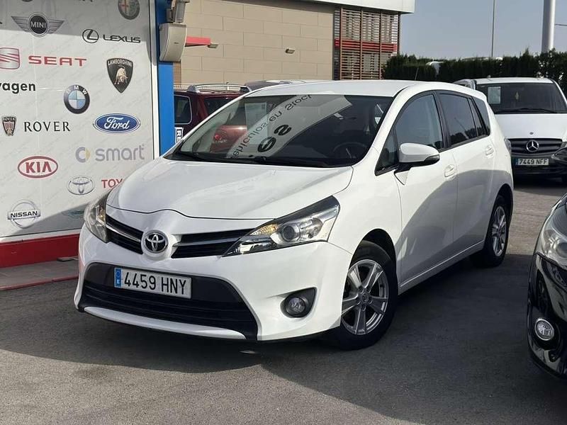 Usado Toyota Verso Advance 124 CV (91 kW) 2013 Blanco Monovolumen