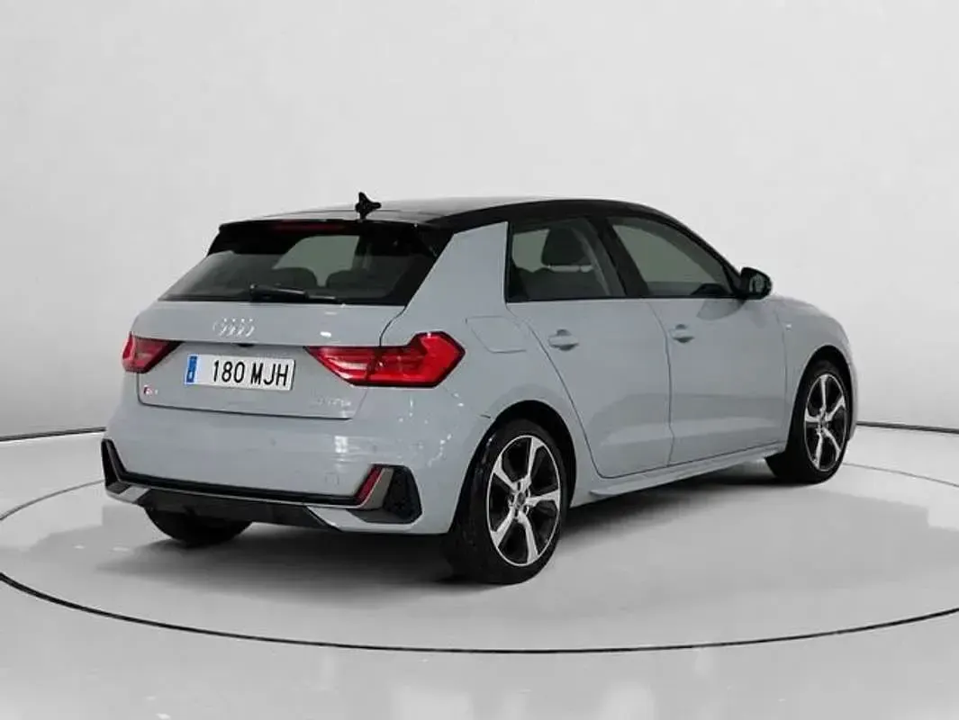 Usado Audi A1 110 CV (80 kW) 2023 Gris SUV