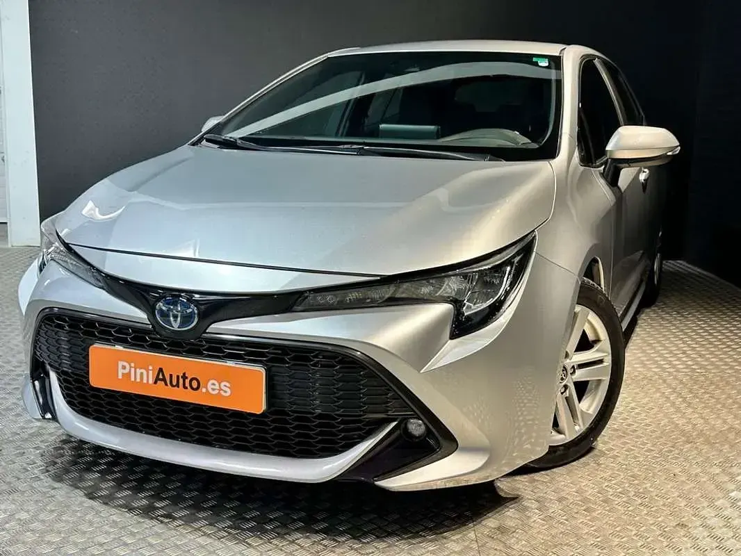 Usado Toyota Corolla Active 121 CV (88 kW) 2022 Gris Utilitario