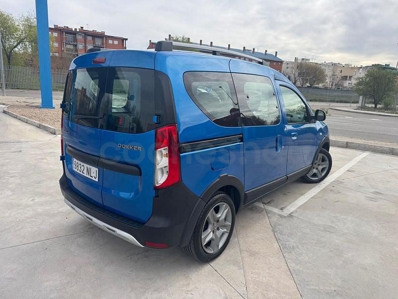 Usado Dacia Dokker Essentiel 102 CV (75 kW) 2019 Azul Monovolumen