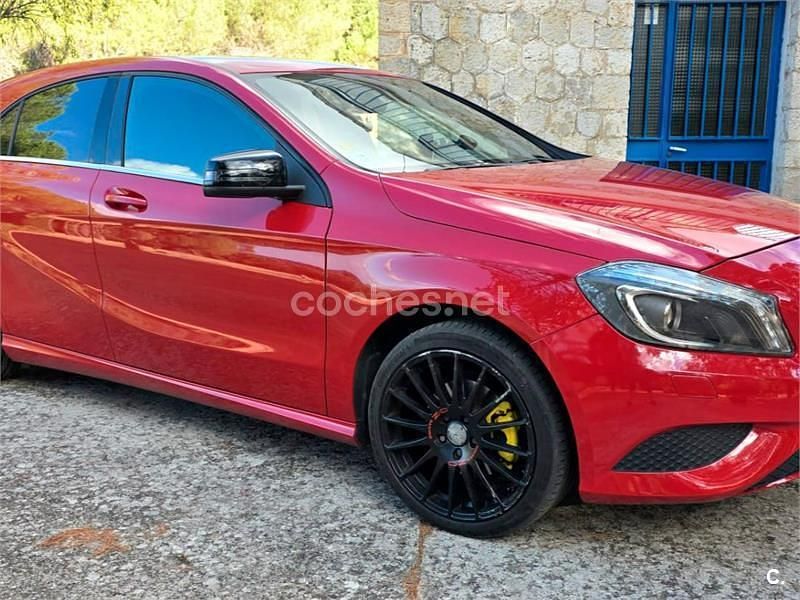 Rojo Usado 2015 Mercedes A200 AMG line Berlina | 13.900 € (Super precio) - Imagen 1/4