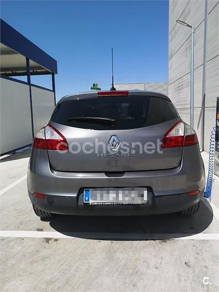 Usado Renault Mégane 110 CV (80 kW) 2011 Gris / plata Berlina