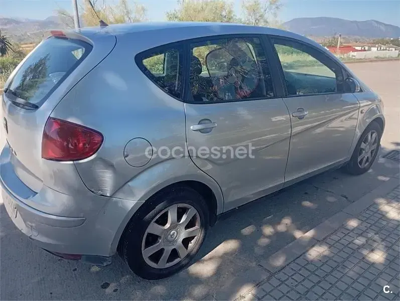 Usado Seat Altea 105 CV (77 kW) 2006 Azul Monovolumen