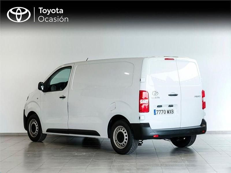 Usado Toyota Proace 120 CV (88 kW) 2024 Blanco Monovolumen
