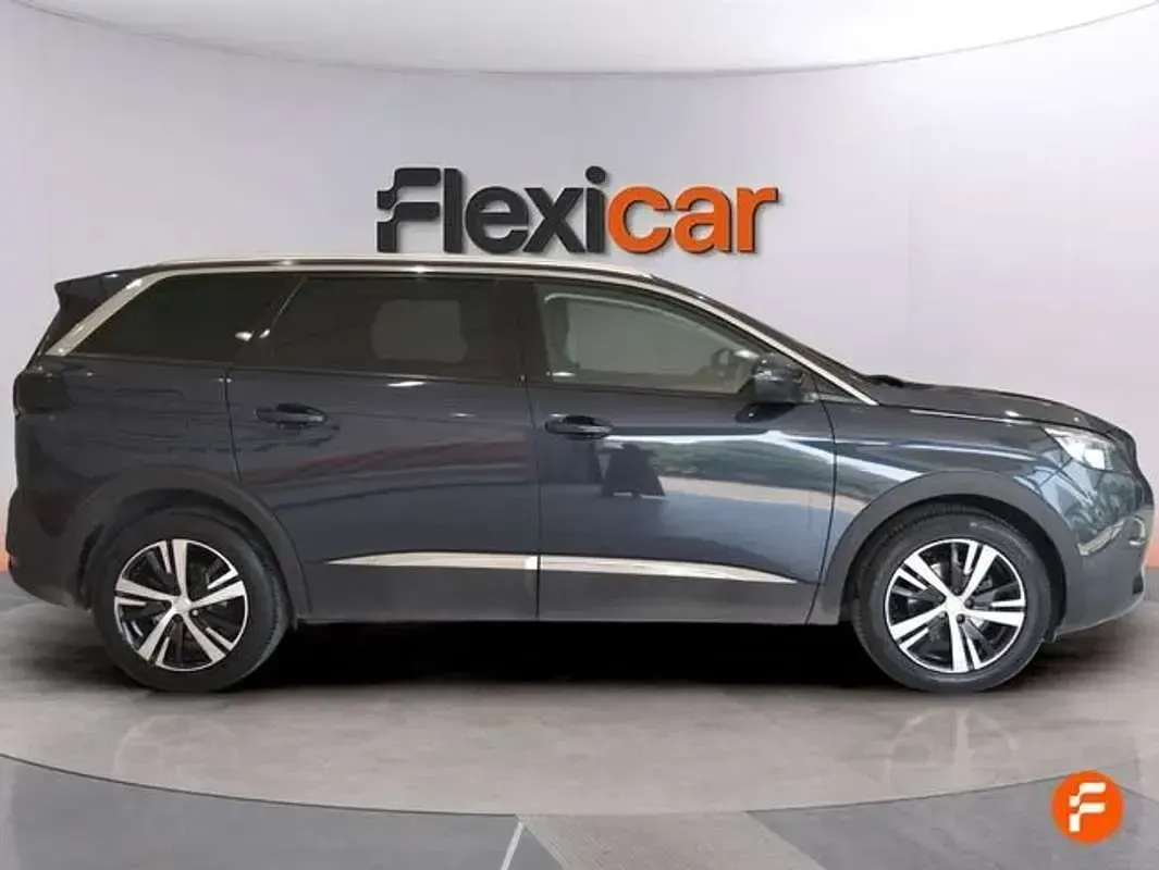 Usado Peugeot 5008 Allure 131 CV (96 kW) 2018 Azul SUV