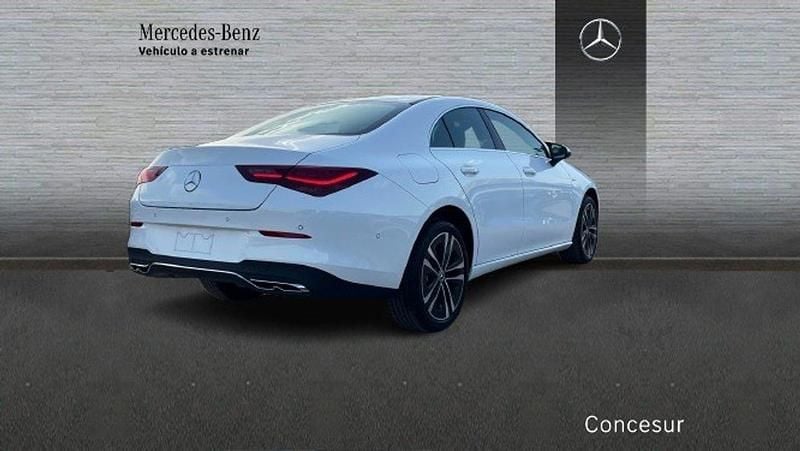 Usado Mercedes CLA200 150 CV (110 kW) 2025 Blanco Berlina