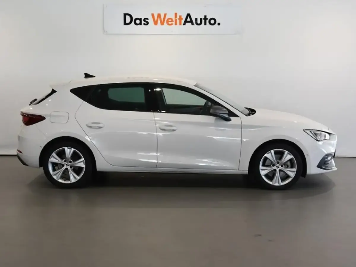 Usado Seat Leon FR 150 CV (110 kW) 2025 Blanco