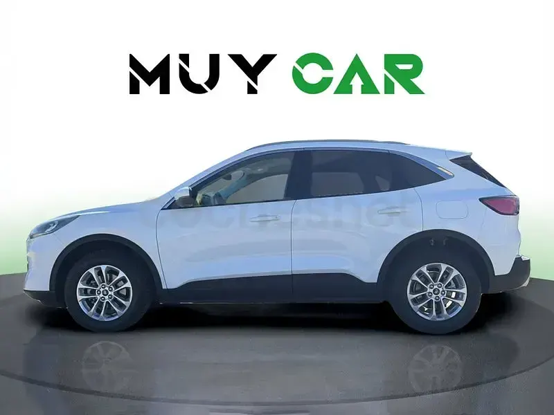 Usado Ford Kuga Titanium 150 CV (110 kW) 2023 Blanco SUV