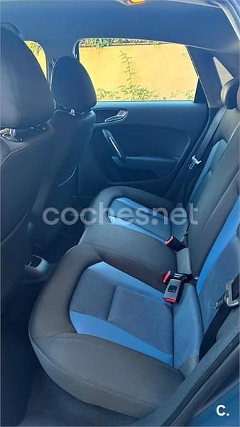 Usado Audi A1 Sportback 90 CV (66 kW) 2015 Azul Utilitario