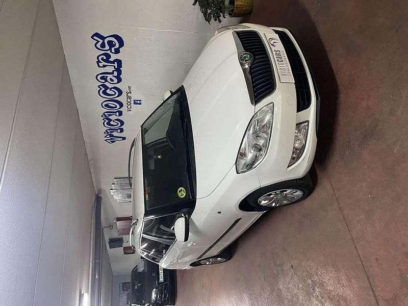 Blanco Usado 2011 Skoda Fabia Ambition Utilitario | 3200 € (Precio justo) - Imagen 1/4