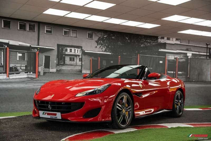 Rosso corsa Usado 2019 Ferrari Portofino Coupe | 256.999 € - Imagen 1/4