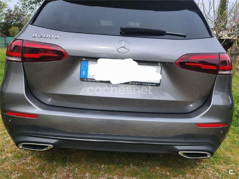 Usado Mercedes B200 150 CV (110 kW) 2021 Gris / plata Monovolumen