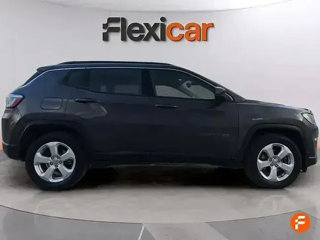 Usado Jeep Compass Limited 120 CV (88 kW) 2019 Gris SUV