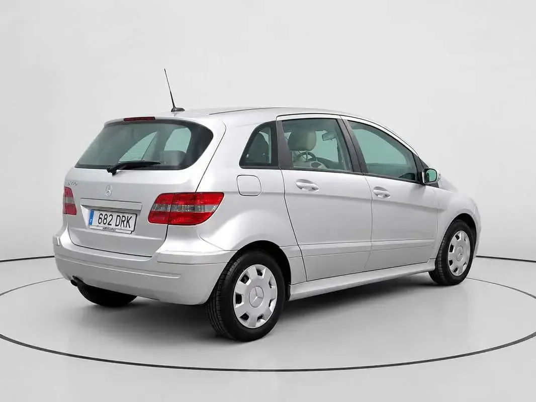 Usado Mercedes B170 116 CV (85 kW) 2005 Gris Monovolumen