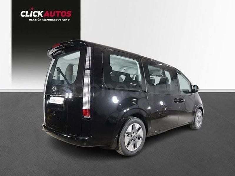 Usado Hyundai Staria 177 CV (130 kW) 2023 Negro Monovolumen