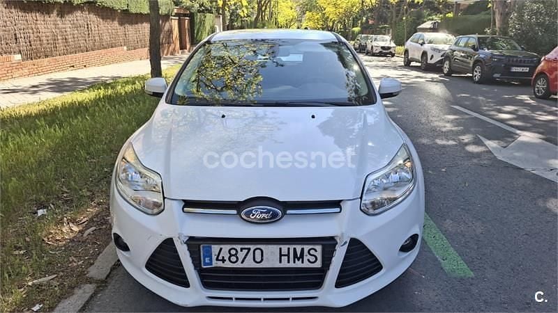 Usado Ford Focus Trend 100 CV (73 kW) 2012 Blanco Berlina