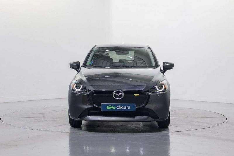 Usado Mazda 2 Exclusive-Line 90 CV (66 kW) 2023 Gris Utilitario