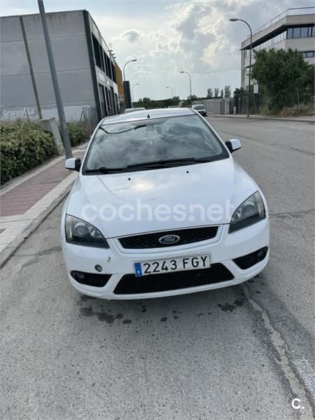 Blanco Usado 2006 Ford Focus Trend Berlina | 2100 € (Super precio) - Imagen 1/2