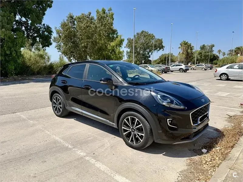 Usado Ford Puma Titanium 125 CV (91 kW) 2020 Negro SUV