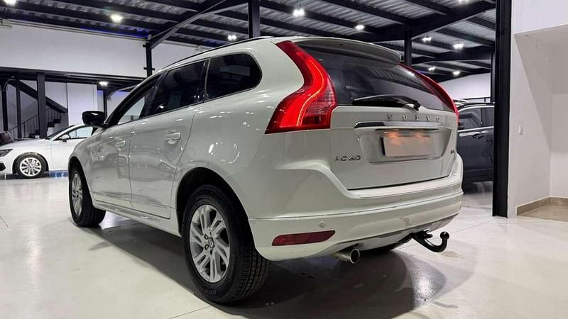 Usado Volvo V60 Kinetic 120 CV (88 kW) 2016 Blanco Familiar