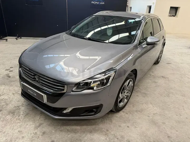 Usado Peugeot 508 SW Active 150 CV (110 kW) 2018 Gris / plata Familiar