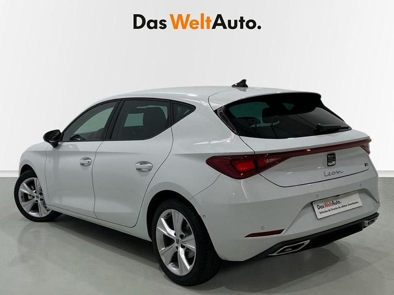 Usado Seat Leon FR 150 CV (110 kW) 2024 Blanco Berlina