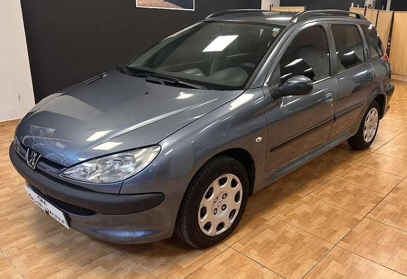 Gris / plata Usado 2005 Peugeot 206 Familiar | 2636 € (Buen precio) - Imagen 1/4
