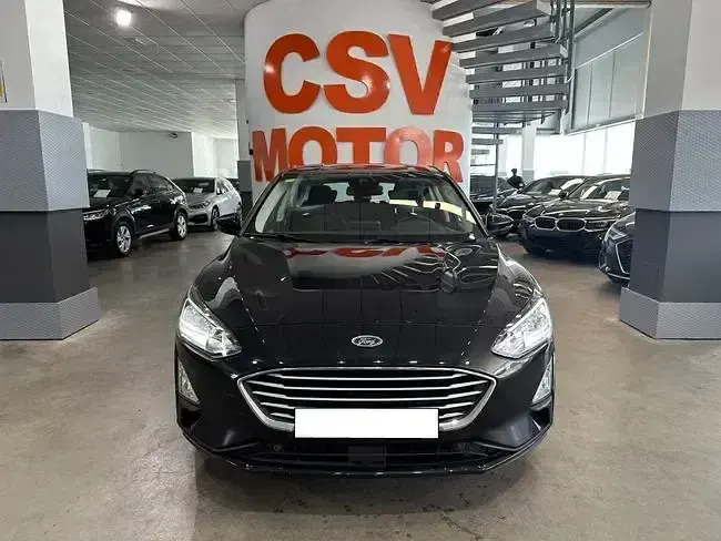 Usado Ford Focus Trend+ 125 CV (91 kW) 2021 Negro Utilitario