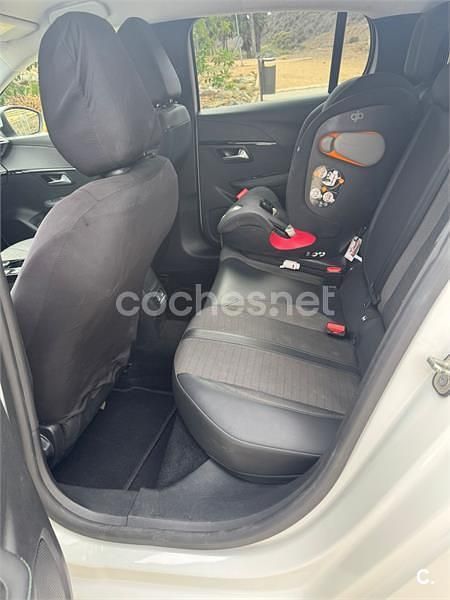 Usado Peugeot 208 Allure 100 CV (73 kW) 2020 Blanco Utilitario