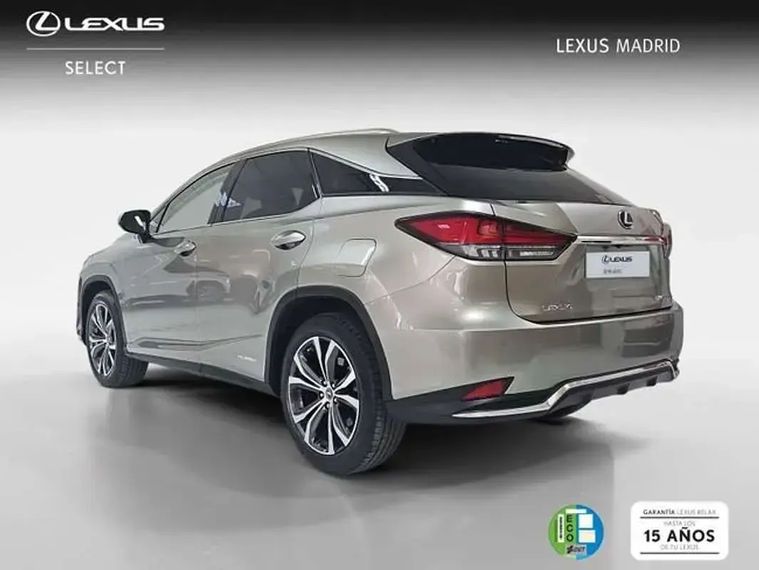 Usado Lexus NX300h Executive Line 306 CV (225 kW) 2022 Plateado SUV