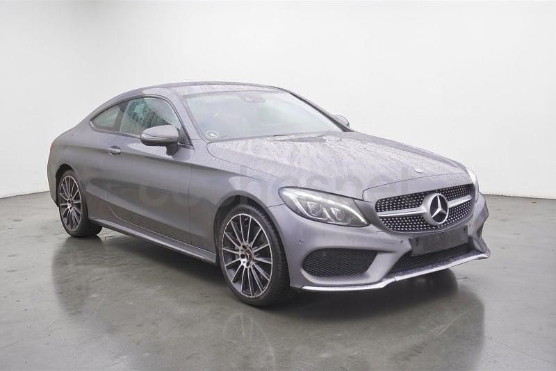 Usado Mercedes C300 245 CV (180 kW) 2018 Gris / plata Coupe