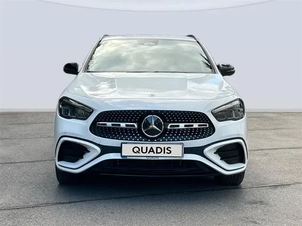 Usado Mercedes GLA250 218 CV (160 kW) 2025 Blanco SUV