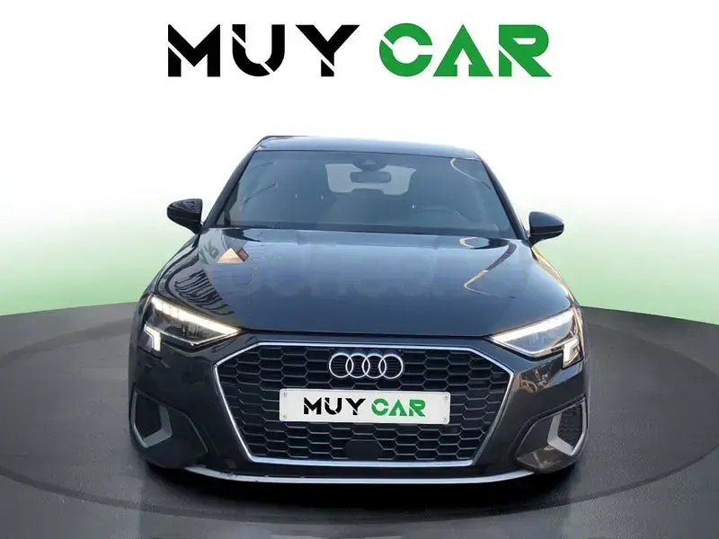 Usado Audi A3 Advanced Plus 116 CV (85 kW) 2021 Gris / plata Berlina